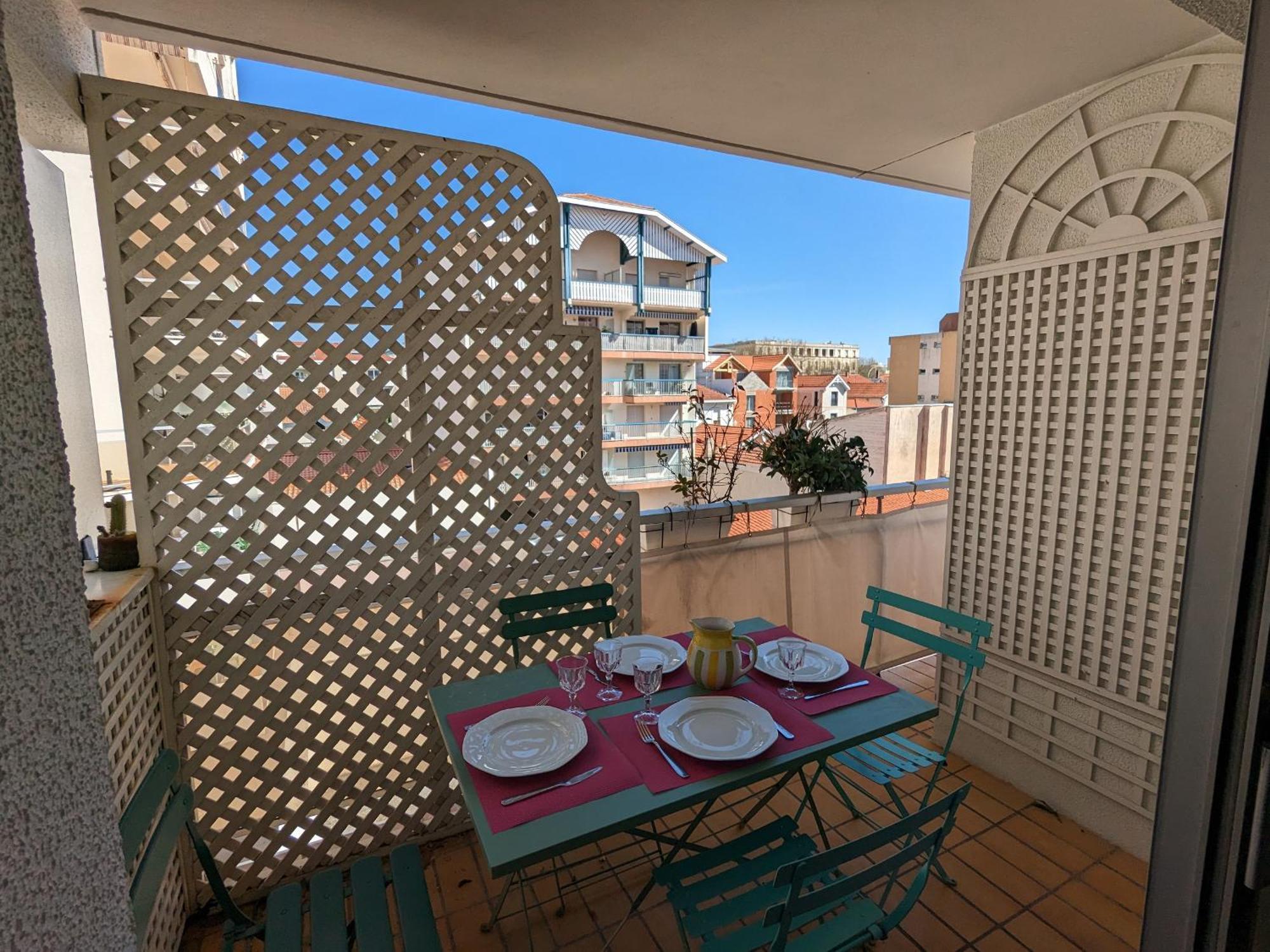 Arcachon Centre: Beau T2 53M² Avec Terrasse, Parking, Ascenseur, Proche Plage Et Commerces - Fr-1-420-93 Экстерьер фото